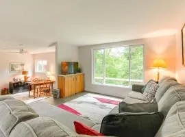 1 Mi to Burr Oak Lake Cozy Family Home!