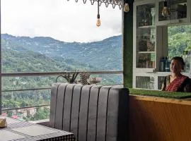 Cactus Cafe & Homestay