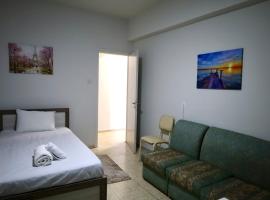 Delta Suites 6 Nicosia, ξενοδοχείο σε Ayios Dhometios