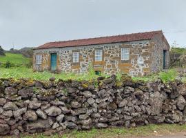 Adega do capitao, chalet de monta&ntilde;a en Piedade