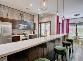 Sleeps 15 with 3000 sq ft of Luxury Townhome in the ABQ County Club