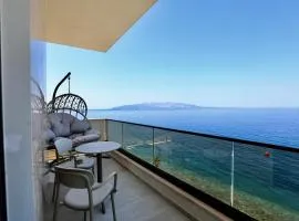 Golden Apartments Beachfront and Swimming Pool