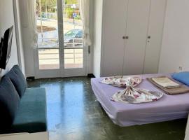 Sunshine Apartment, hotel in Palaia Fokaia