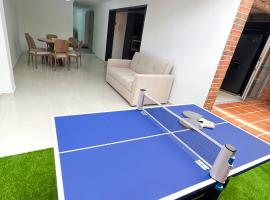 Casa Encanto Para Grupos y Familias: Bucaramanga'da bir villa