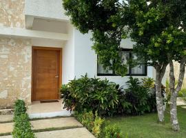 Ecos del Mar - Villa tranquila y privada a 15 mins de la playa - Punta Cana, hotel di Punta Cana
