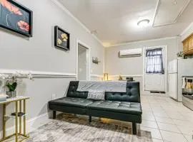 6 Mi to Falls Lake Studio Stay in Raleigh!