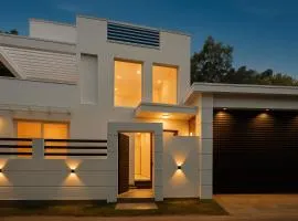 Colombo Airport Villa by J-Villas