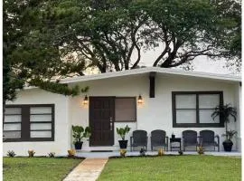 3 Bedrooms Florida Sunshine