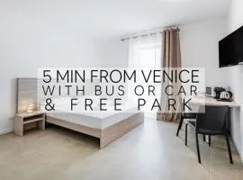 Appia Rooms Free Parking e Fast Access to Venice by Bus
