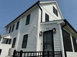 The Seafarers Stay A Nautically Themed 3BR Flat in Stonington Borough