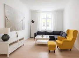 Central 92sqm - Modern 2 Bedroom Apartment