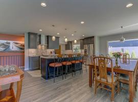 Welk Manor Private Waterfront Retreat on the Spokane River, khách sạn ở Post Falls