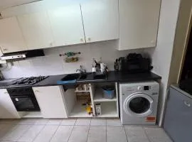 SE23 Rooms & Beds
