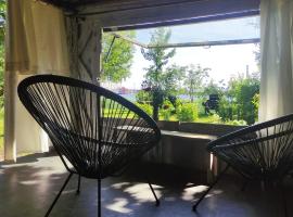 Minimalist riverside hideout、リガのキャンプ場