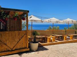 Bluflest, hotel sa Dhërmi