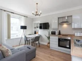 Vacant Nest Central Location Wifi & Shops
