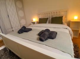 Duplex lumineux, balcon, parking, plein centre, ξενοδοχείο σε Sartrouville