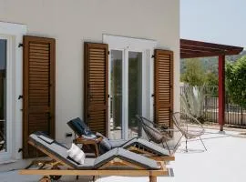 Villa Aurelia by Domus Mirus - Rooftop Cinema & Pool & 6 Minute Walk to Beach