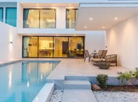 Khotkool Villa 993 I Beachfront Cha-am VVH46 2