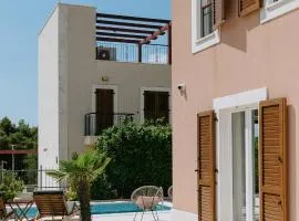 Villa Melograno by Domus Mirus - Rooftop Cinema, Pool, 6-Minute Walk to Beach
