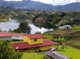 Alma Guatapé, hotel in Guatapé