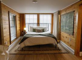 "Black Hawk" - The Overlook LUX Cabin - RRG，位于Stanton的酒店