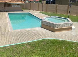 Palm Springs Apartments, mullivannidega hotell sihtkohas Couva