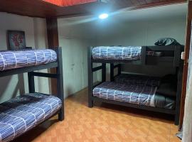 Habitación para 6 personas, hostel sihtkohas Curicó