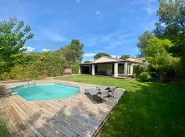 Villa de vacances nichée dans la Garrigues, à 10 minutes d'Avignon
