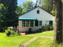Landhaus Weickenhof Comfortable holiday residence, ξενοδοχείο σε Oberweickenhof