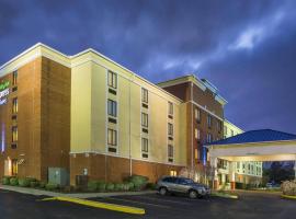 Holiday Inn Express Hotel & Suites Columbus Airport by IHG, hotel v destinaci Gahanna