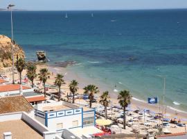 Casa da Praia em Olhos de Água a 50 metros da Praia, hotel v destinaci Olhos de Água