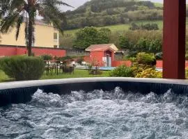 A Casa do Comandante - Piscina e Jardim