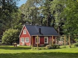 Cottage By The Stream In Southern Halland, hotel u gradu Laholm