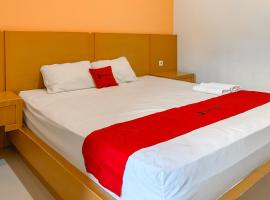 RedDoorz at My Home Haurgeulis Indramayu, hotel v destinaci Baoen