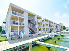 Aronimink 1B condo