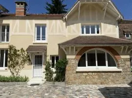 Gîte rénové de charme avec parc, étang, proche de Paris et Versailles - FR-1-527-11
