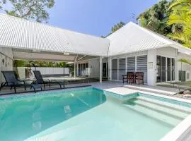 Serenity Villa with heated POOL & Beach access