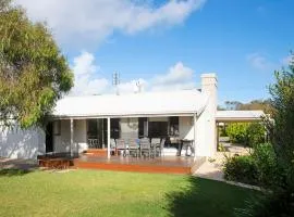 Gifford Getaway - Coastal Home in Dunsborough