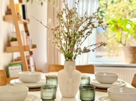 The View on Castle Hill with Lovely Hot Tub, ξενοδοχείο με υδρομασάζ σε Conwy