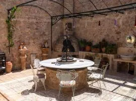Olvion Urban Oasis with Private Garden & BBQ by 8essentially