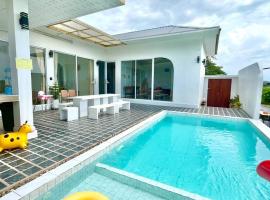Santra Pool Villa, hotel com estacionamento em Pattani