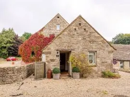 The Hideaway - Authentic Cotswolds Village Living