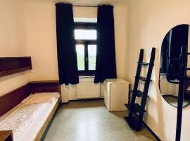 NUMBR25 - self service & low budget Hotel