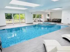 Luxury Ascot Escape with Private Indoor Heated Pool & Wellness Spa