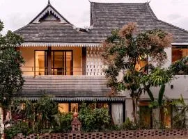 M ORIGINAL VILLA