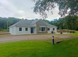 Tigh Dawros - Charming 4-bedroom house with WiFi in beautiful Kenmare, Kerry