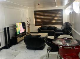 Golden tulip apartment, hotel v mestu Amuwo
