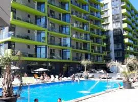 Mamaia Nord Promenada - Beach Pool si Spa Resort langa plaja