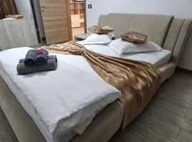 Mamaia Nord Promenada - Beach Pool si Spa Resort langa plaja